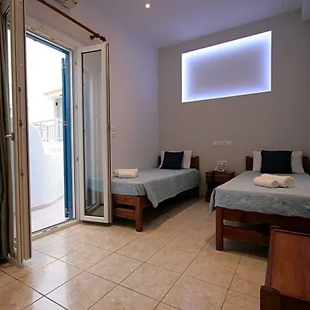 Zeus 2* Naxos City