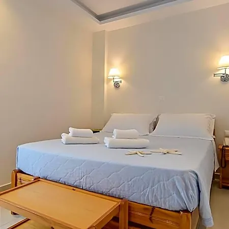 Zeus Hotel 2*